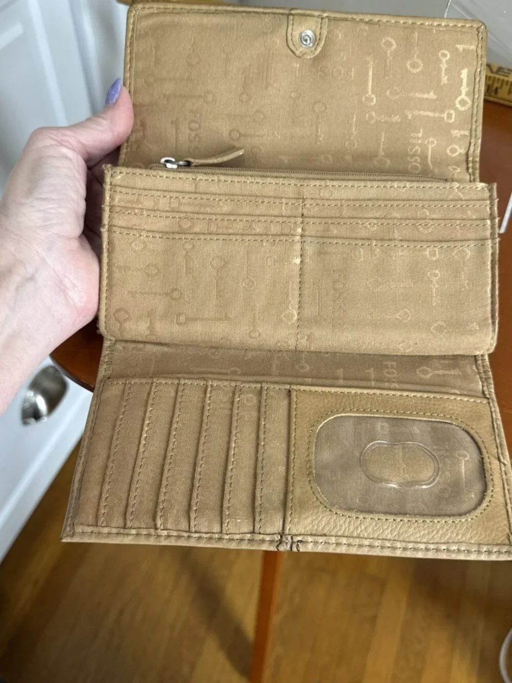 FOSSIL Maddox Taupe Leather Trifold Flap Clutch Wallet Organizer